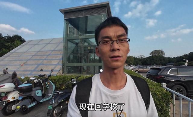 唐尚珺称妈妈怀疑自己退学 澄清谣言坚定前行