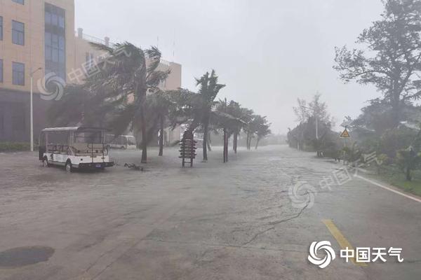 台风携手冷空气！海南今起四天有暴雨到大暴雨 沿海局地阵风10级