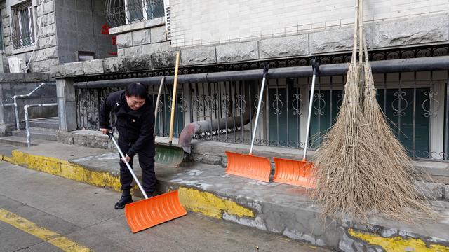 北京扫雪铲冰引入新设备 作业工艺升级