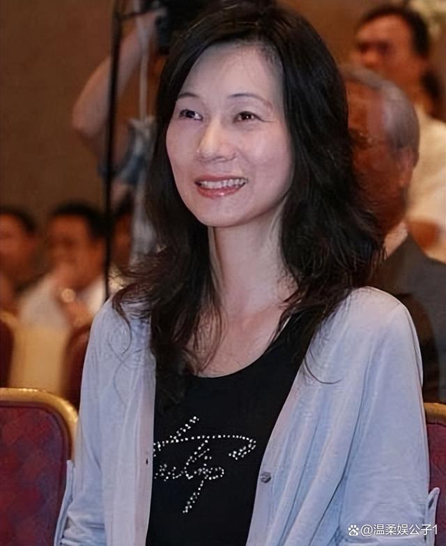 琼瑶儿媳悼念婆婆 深情告别恩师