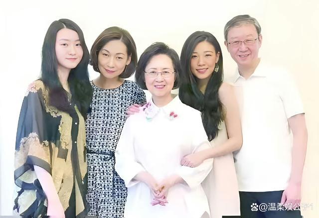 琼瑶儿媳悼念婆婆 深情告别恩师