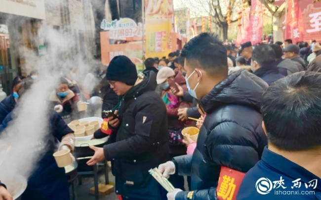 陕西一村举行千人冬至饺子宴 温暖人心的传统庆典